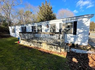 5 1st St, Pocasset, MA 02559