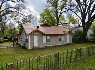 701 W 12th St, Mount Pleasant, TX 75455