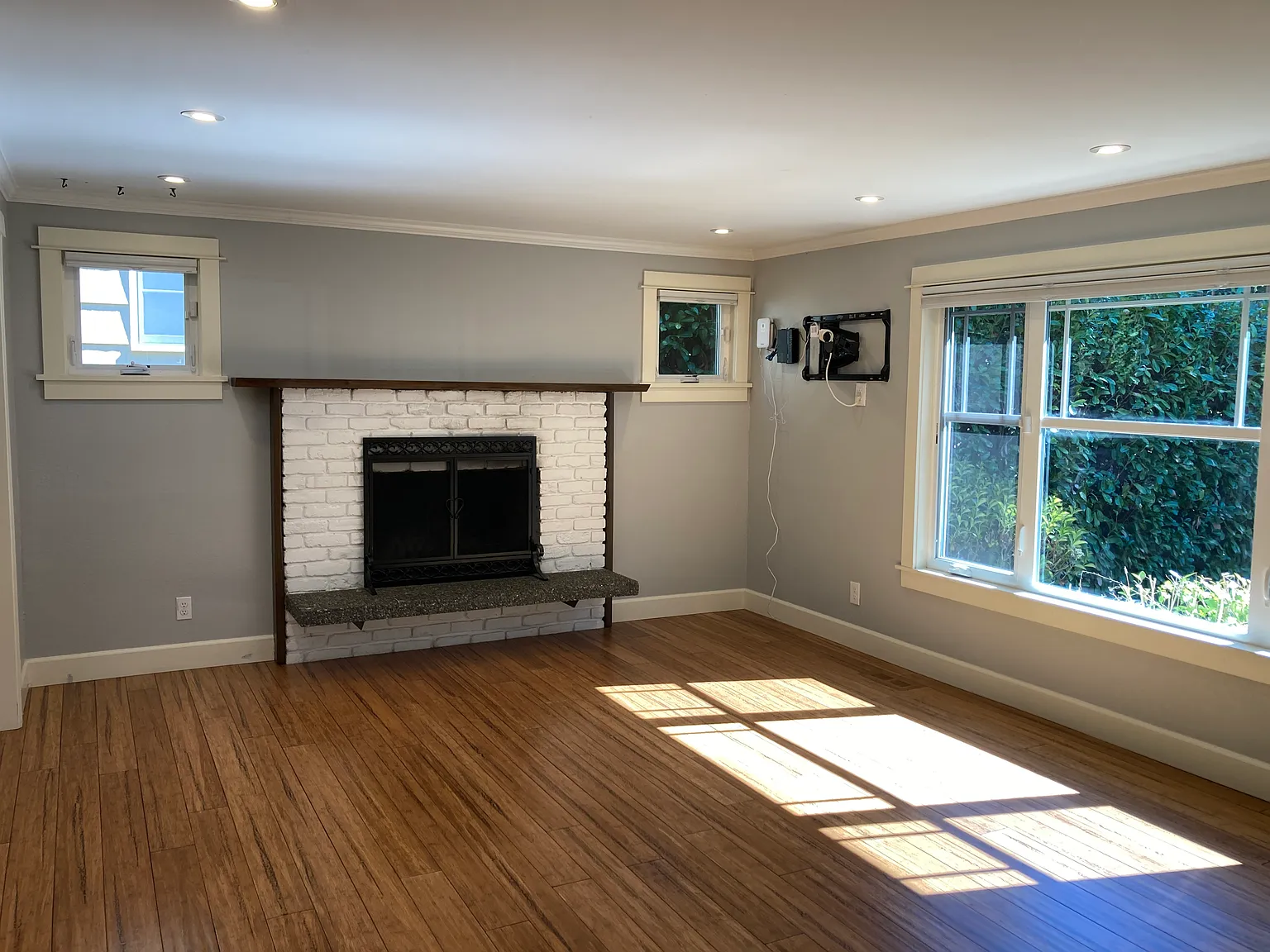 4 bed, 2.5 bath, 1889 sqft, $4,695 — Photo 4