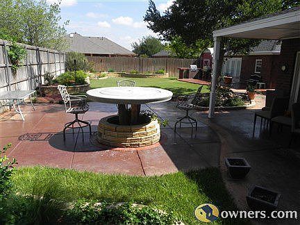 Custom outdoor dining