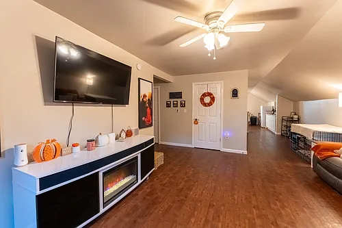 1333 Saint Johns Ln #2 Photo 1