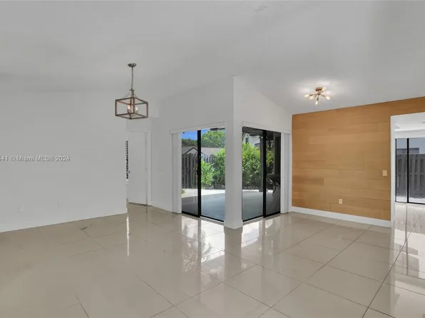 14945 SW 49th Ln #6E, Miami, FL 33185