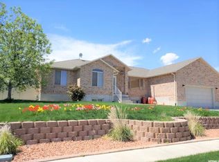 669 N Badger Ln, Saratoga Springs, UT 84045