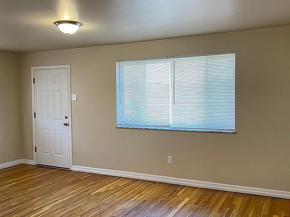4th image of 4083 Esseldale Dr