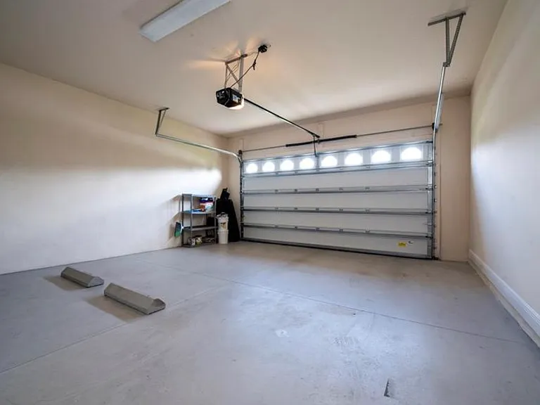 2940 Swoop Cir — Photo 20
