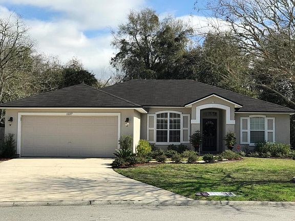 2nd image of 1227 Summit Oaks Dr E