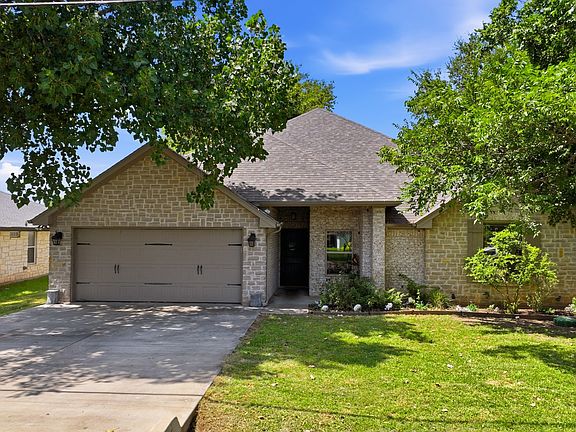 3rd image of 4016 Cherokee Ct