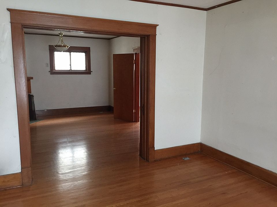 2nd image of 1216 Louisiana St #1