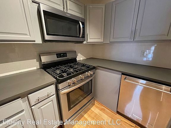 3rd image of 194 Broadway Unit 1