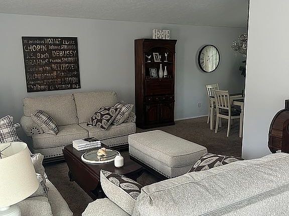 3rd image of 6975 Fox Hill Dr