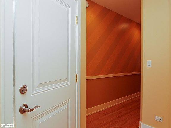 5th image of 2540 W Winnemac Ave APT 2