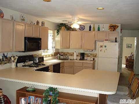 2nd image of 31 Victorian Ln