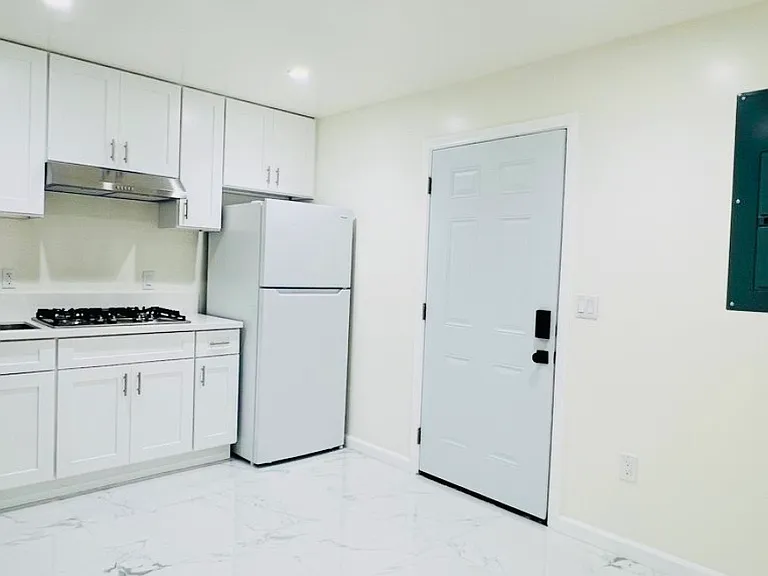 6243 Chapman Ave — Photo 1