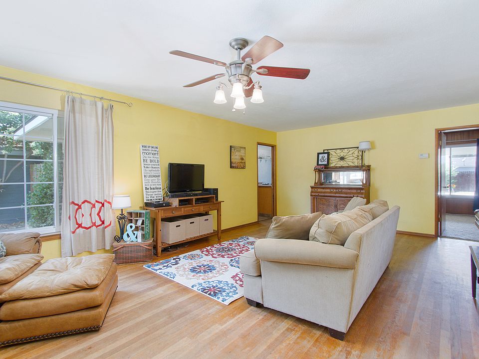 1st image of 2523 N Vagedes Ave