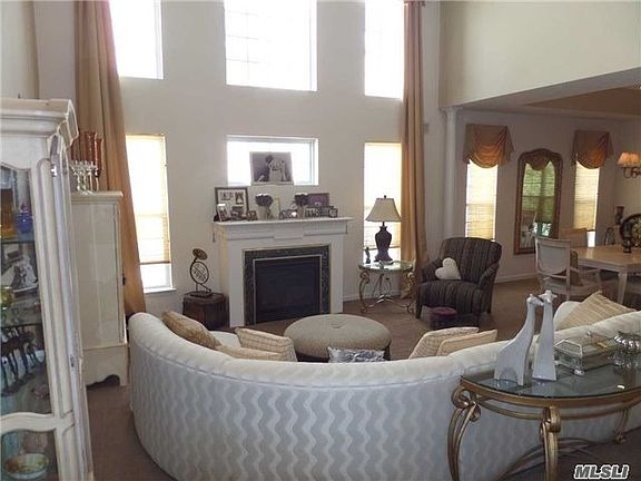 3rd image of 68 Constantine Way