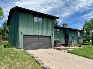4202 Mary Dr, Rapid City, SD 57702