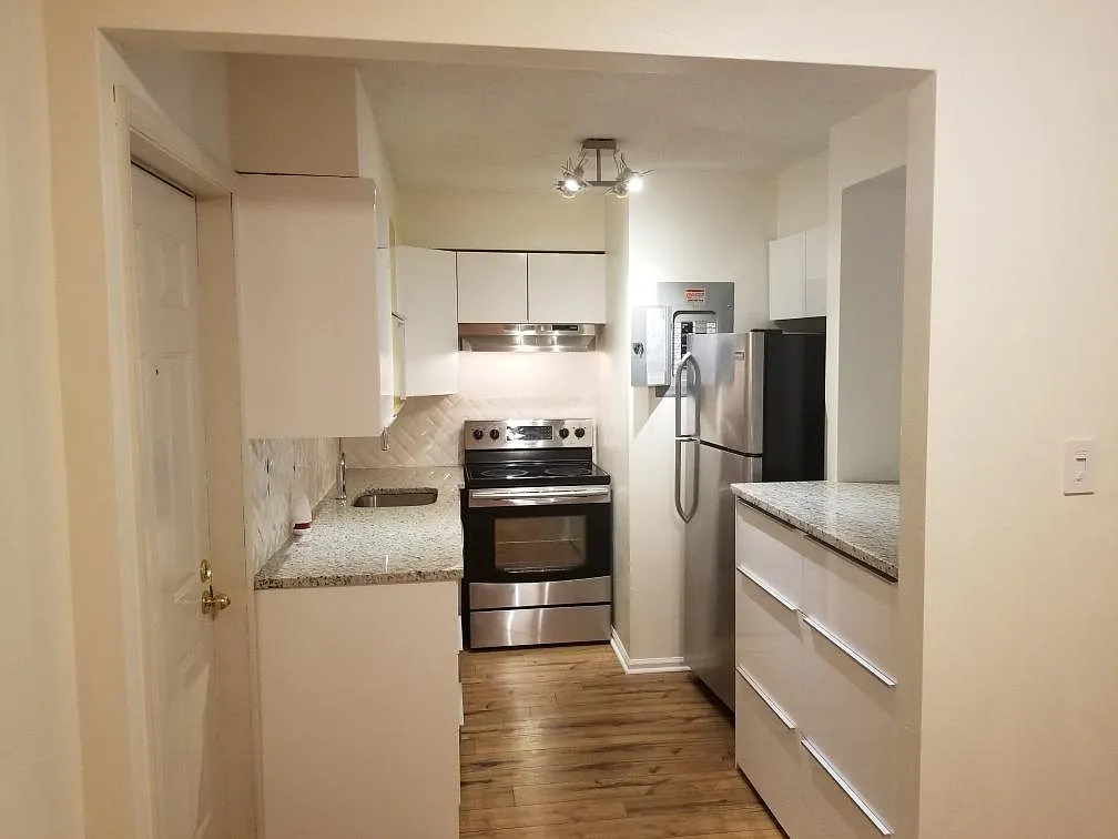 2 bed, 1.5 bath, 808 sqft, $1,500 — Photo 2
