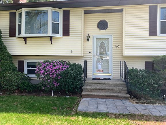 2nd image of 100 Tanglewood Dr