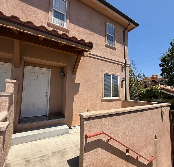 1769 Los Feliz Dr #1 — Photo 1