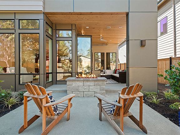4th image of 325 Loch Lomond Ave #Oo9wqx
