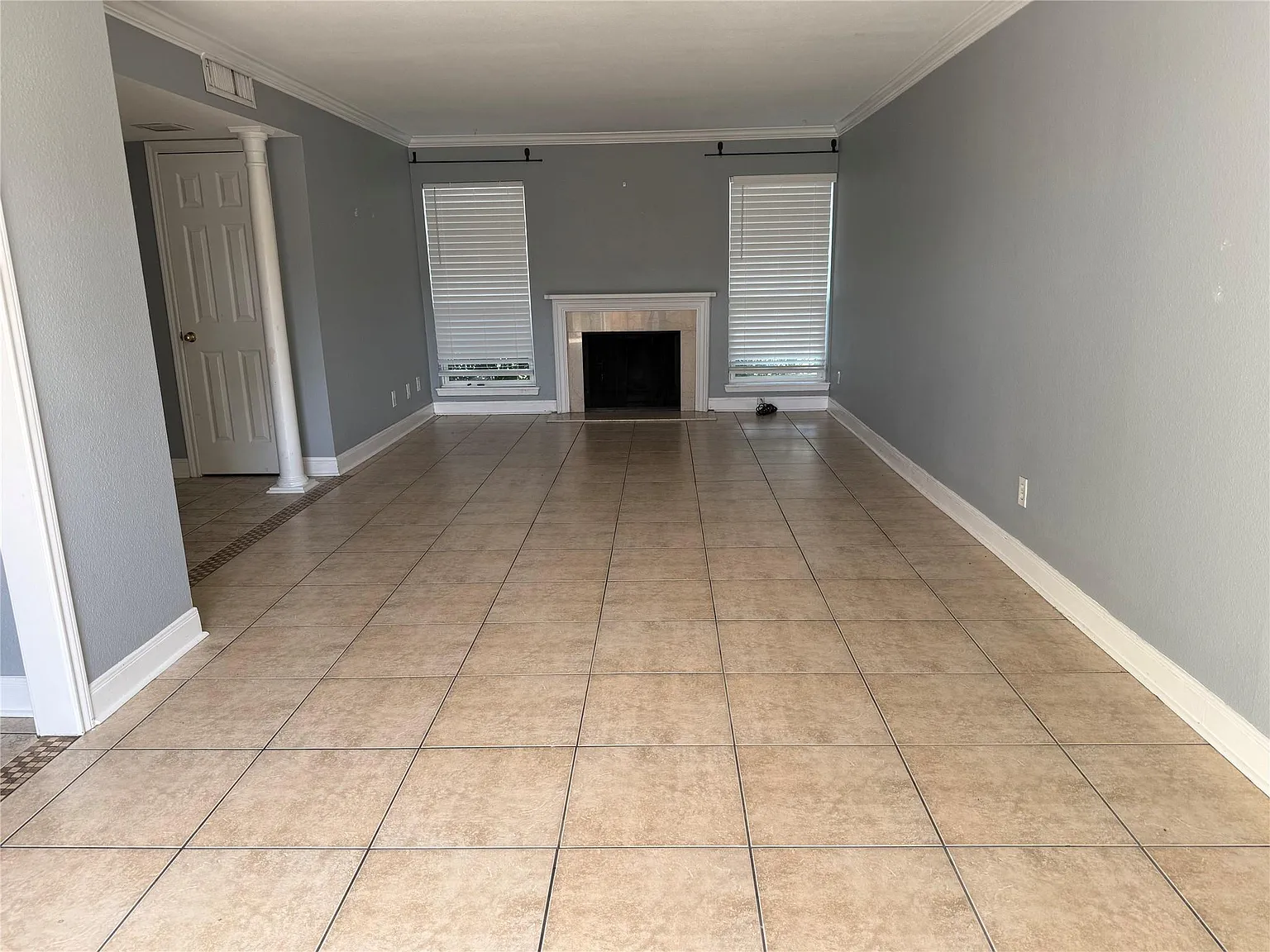 2 bed, 2.5 bath, 1316 sqft, $1,800 — Photo 3