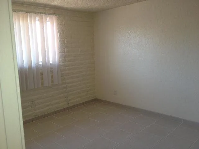 2456 E Warwick Vista — Photo 3