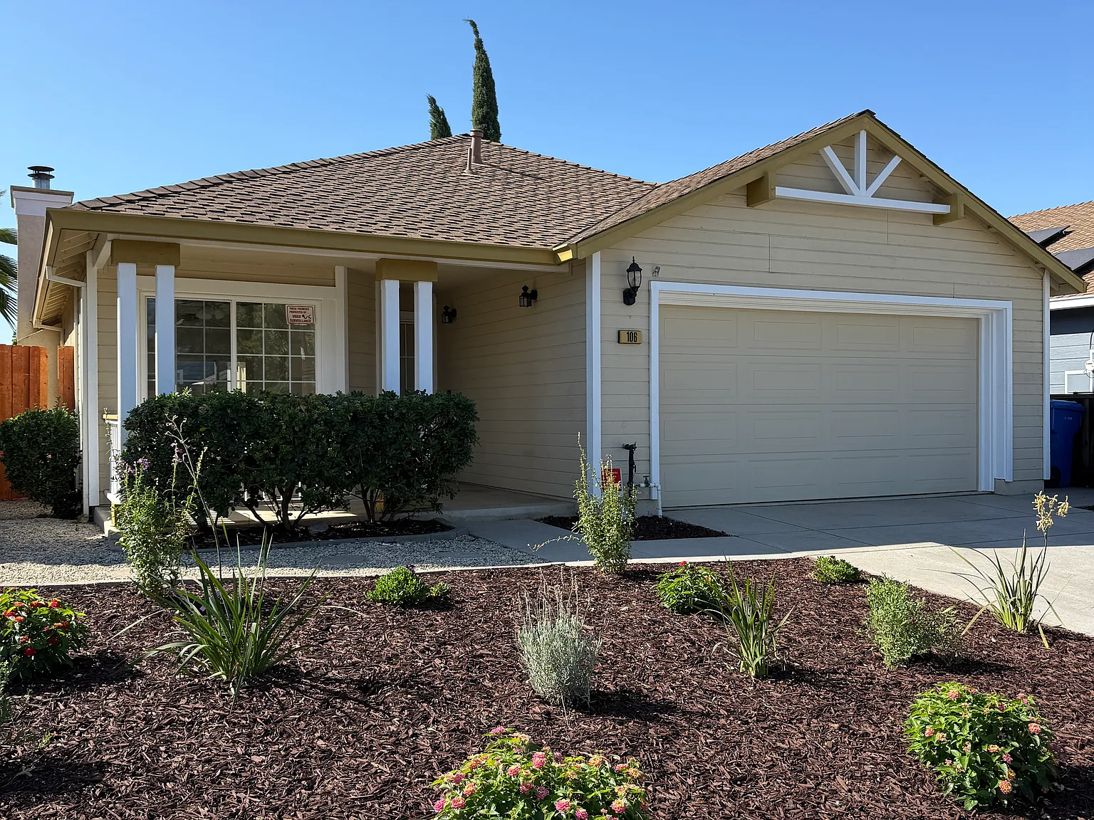 3 bed, 1306 sqft, $3,250 — Photo 2