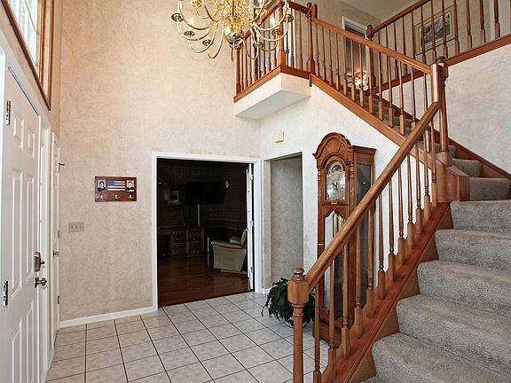 3rd image of 17861 Potomac Dr