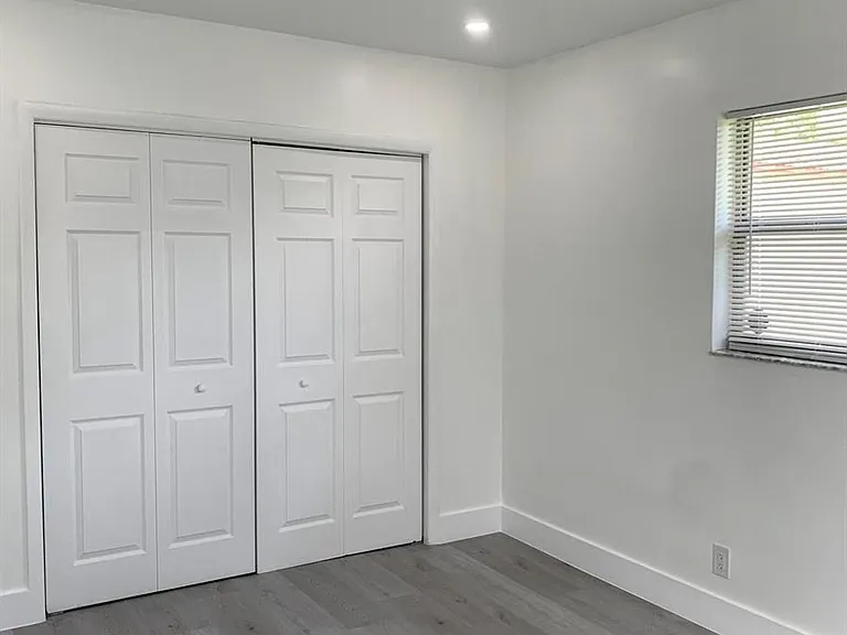 4005 NW 76th Ave — Photo 40