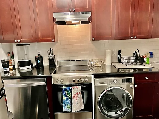 Rented by Bank Neary | media 2