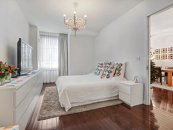 4th image of 462 W 58th St #E1
