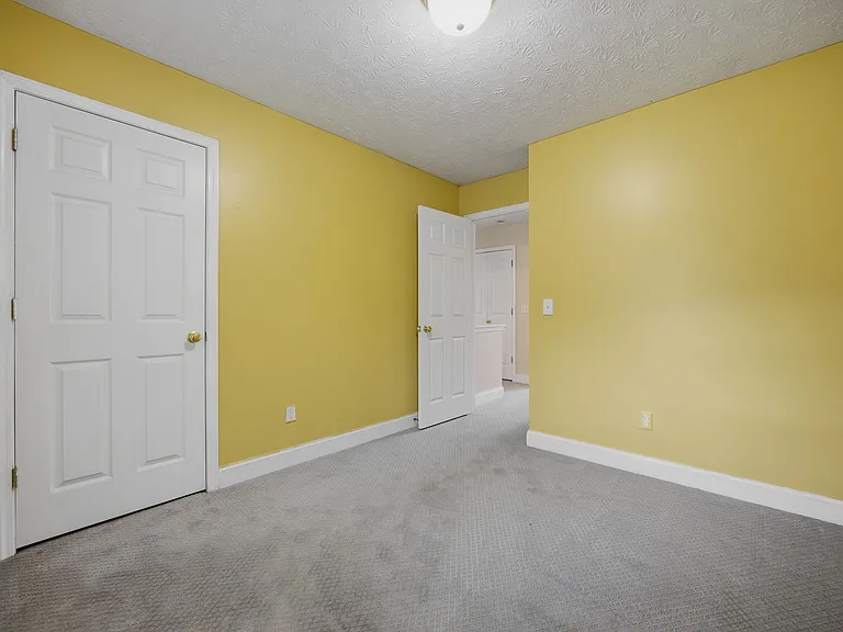 5054 Lancashire Ct — Photo 15