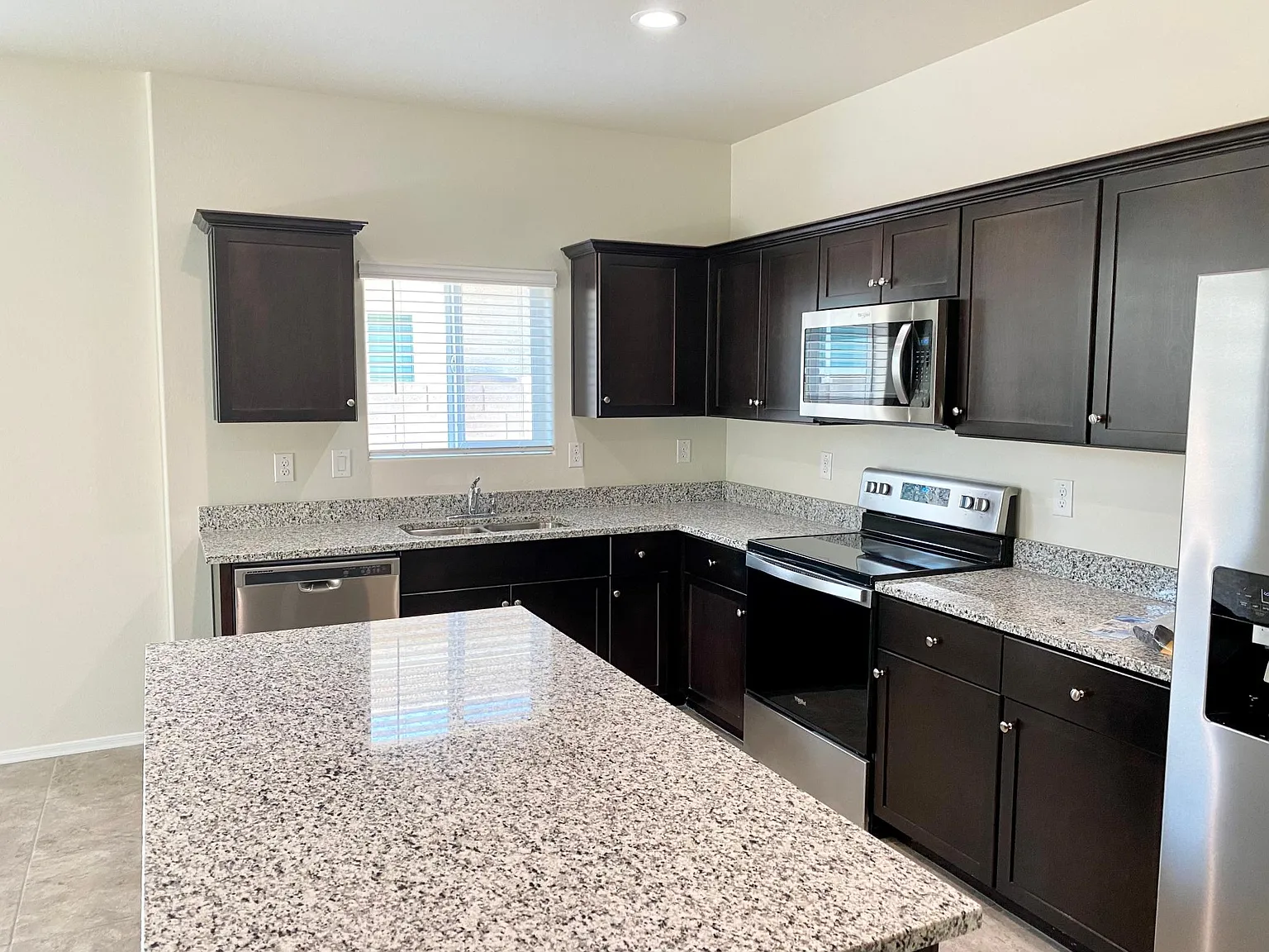 4 bed, 1700 sqft, $1,695 — Photo 2