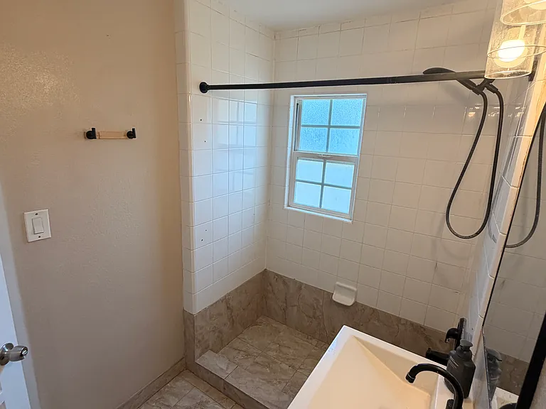 9105 Margaret St — Photo 15