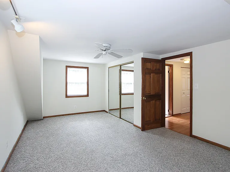 2204 Luzerne Ave — Photo 18