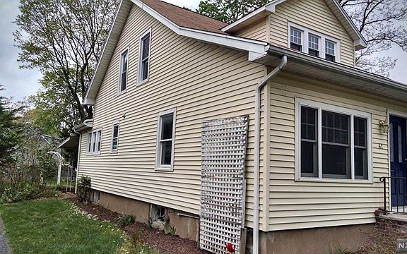 2nd image of 41 Bergen Ave