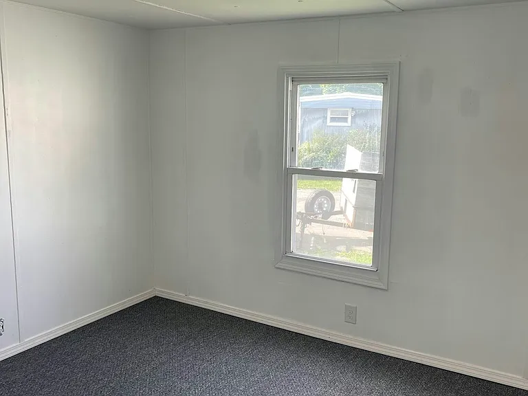 2713 Everett Dr — Photo 11
