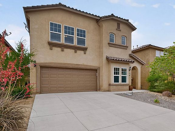 3rd image of 412 Vista Roja Pl NE