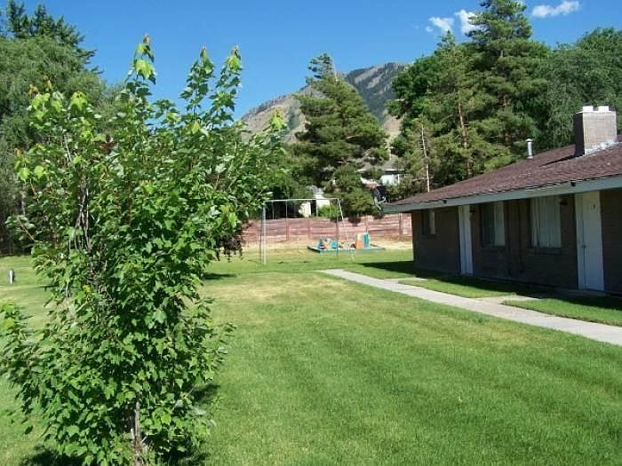 lawn south of apartment