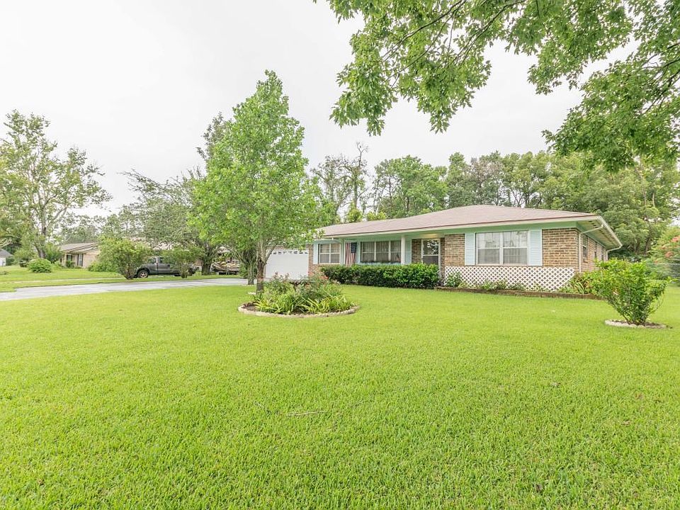 1st image of 553 Cody Dr