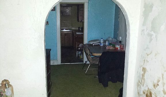 5th image of 658 Rowland Ave