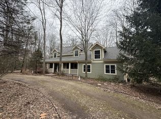 13217 Three Oaks Rd, Sawyer, MI 49125