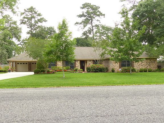 3rd image of 1007 Fairway Farms Ln