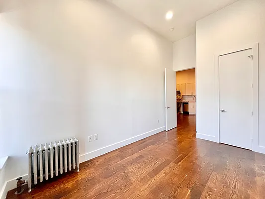 Rented by Hagstrom Management Inc | media 13