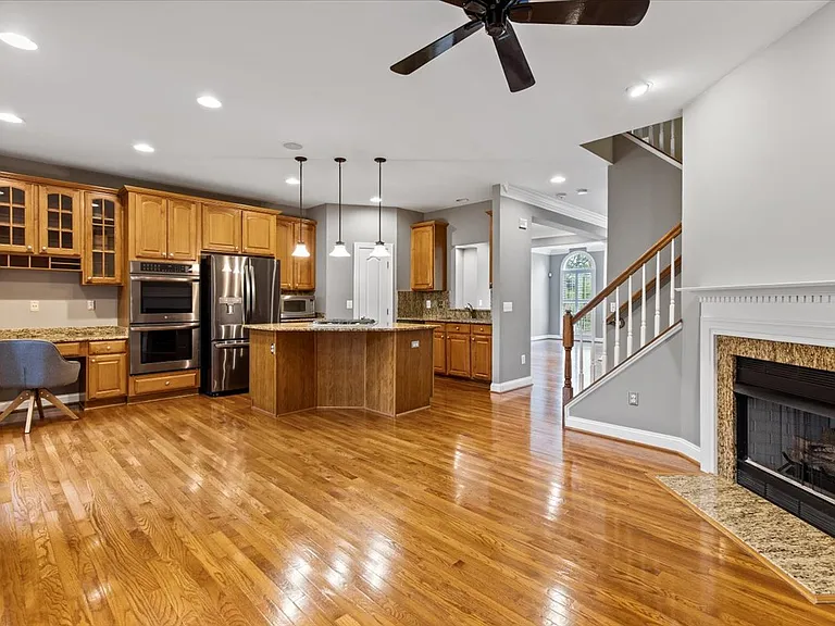 10363 Gershwin Ct — Photo 6