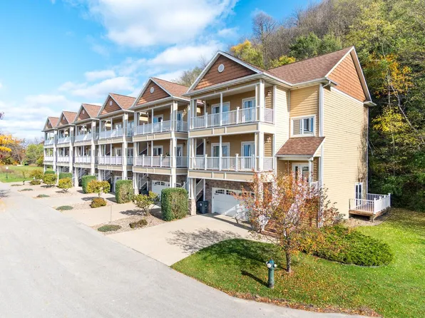 1312 Sunset COURT #16, La Crosse, WI 54601
