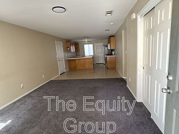 3rd image of 2104 W Lark Ave