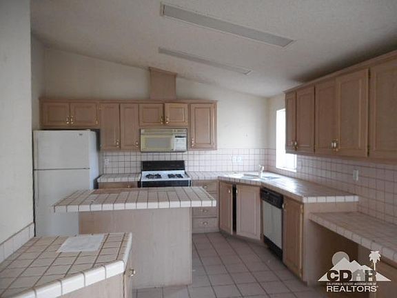 3rd image of 47691 Del Norte Ct