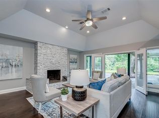 11 Briar Hill Dr, Houston, TX 77042