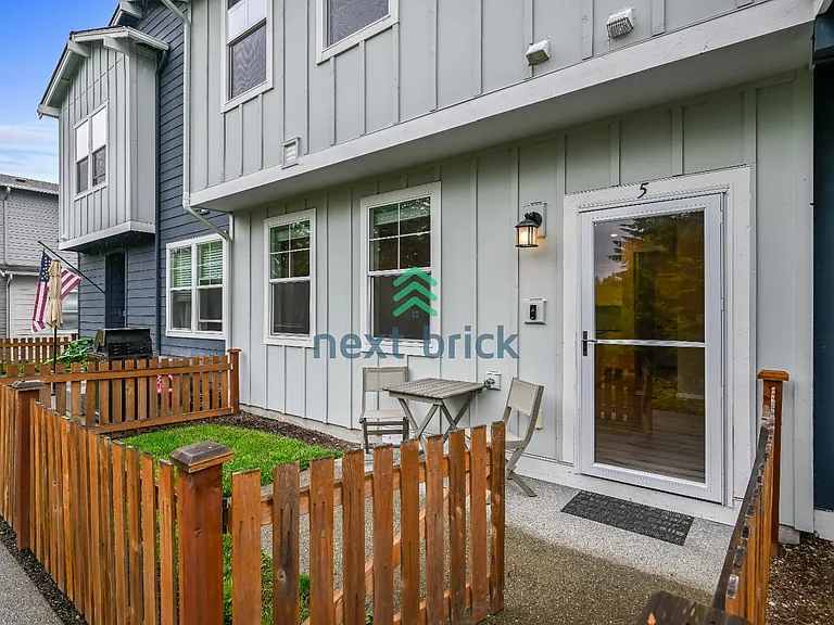 13157 175th Ave E #P-5 — Photo 1